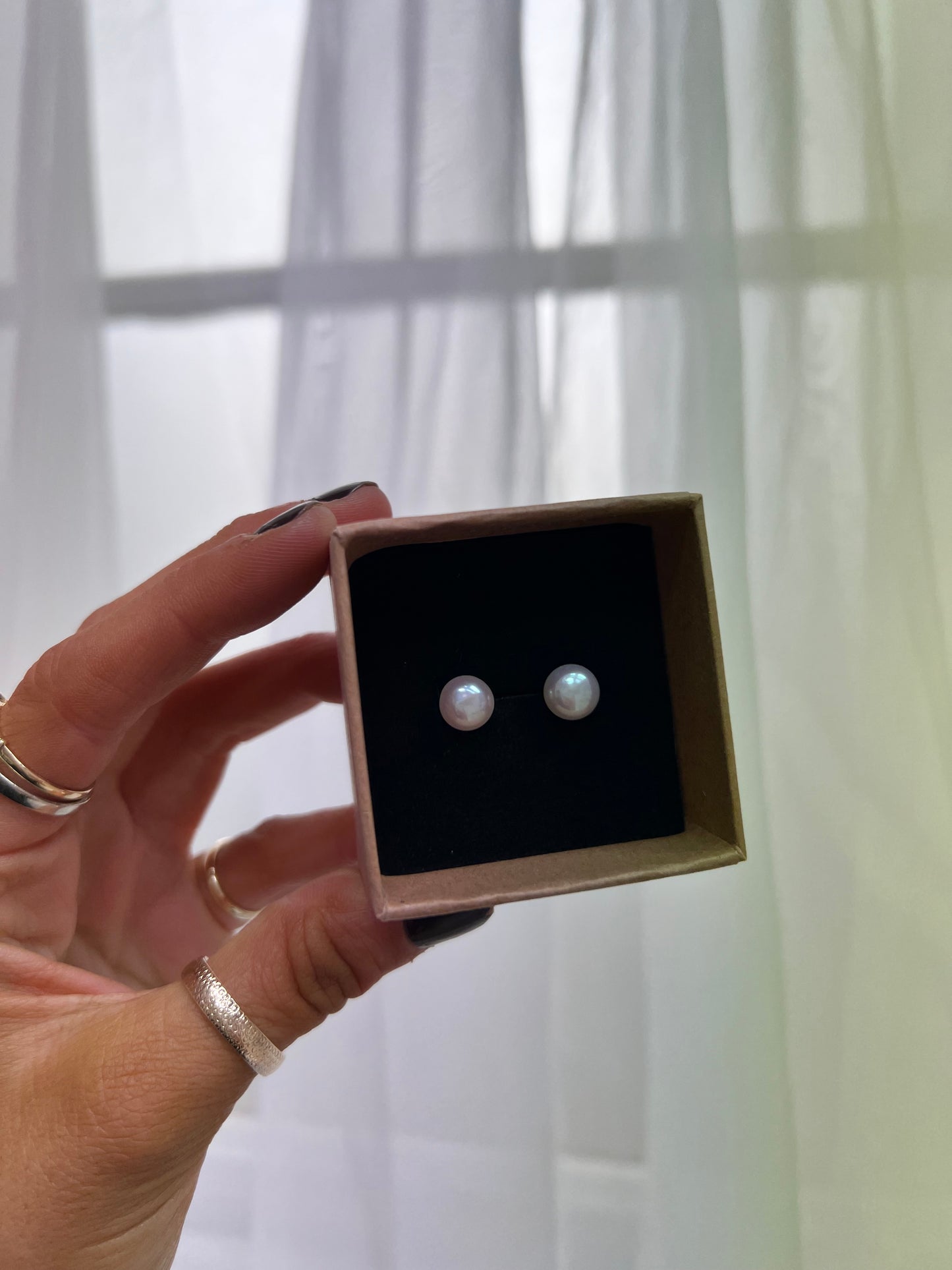 8mm Freshwater Studs