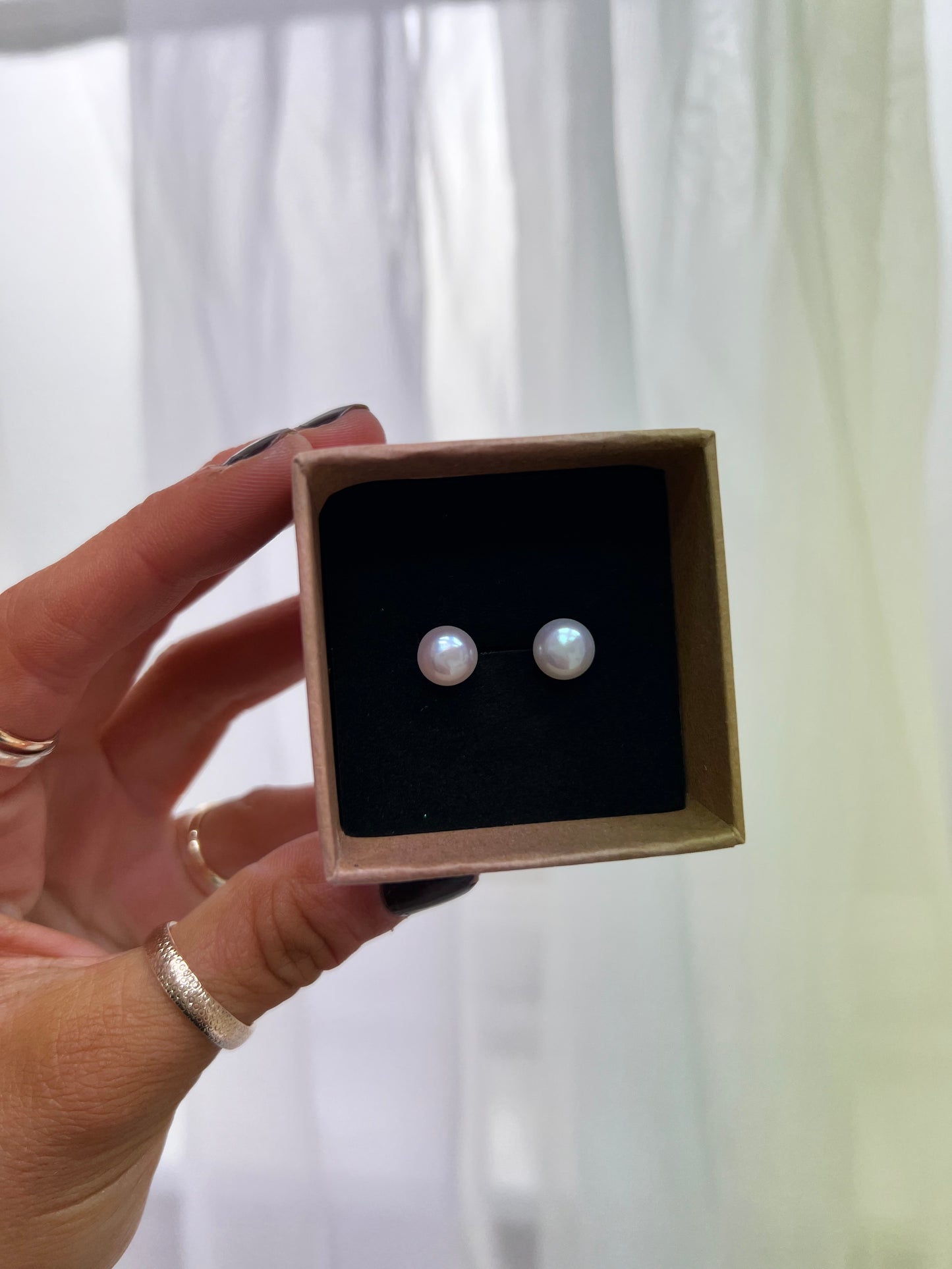 8mm Freshwater Studs