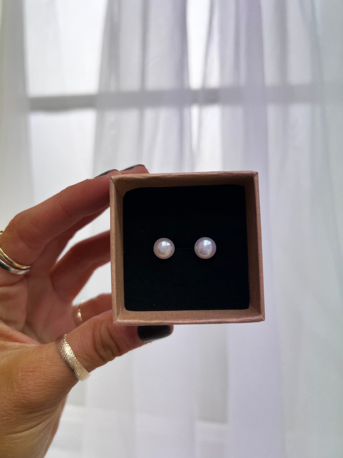 8mm Freshwater Studs