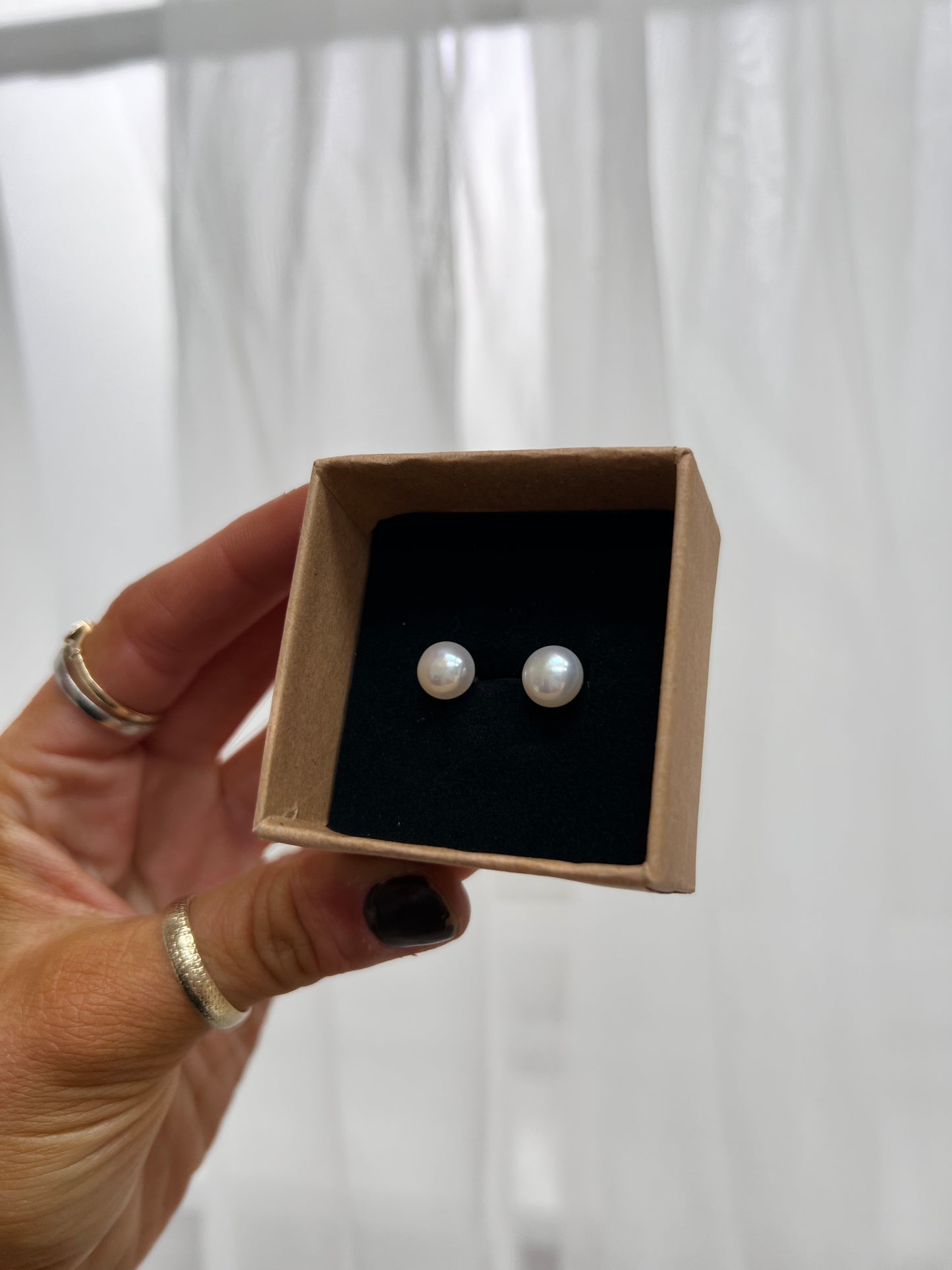 8mm Freshwater Studs