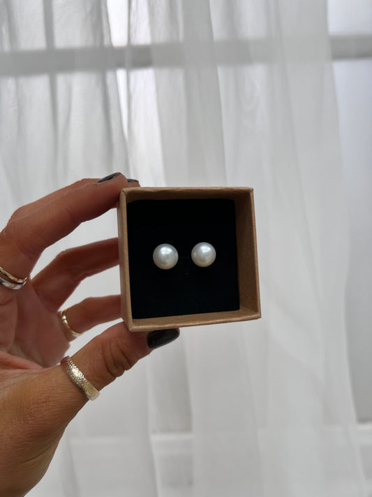 10mm Freshwater Pearl studs